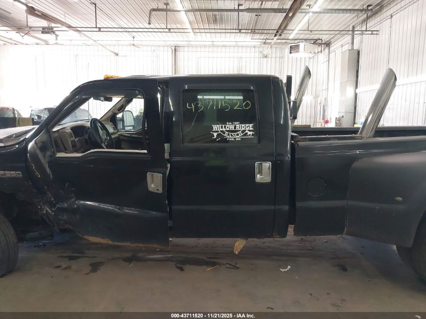 2002 Ford F-350 Lariat/Xl/Xlt VIN: 1FTWW33F02EC44621 Lot: 43711520