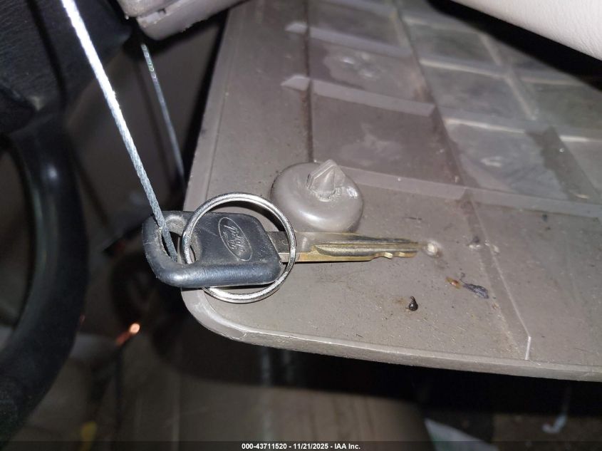 2002 Ford F-350 Lariat/Xl/Xlt VIN: 1FTWW33F02EC44621 Lot: 43711520