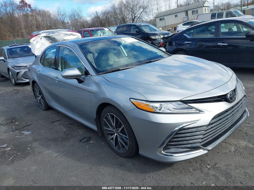 TOYOTA CAMRY XLE AWD
