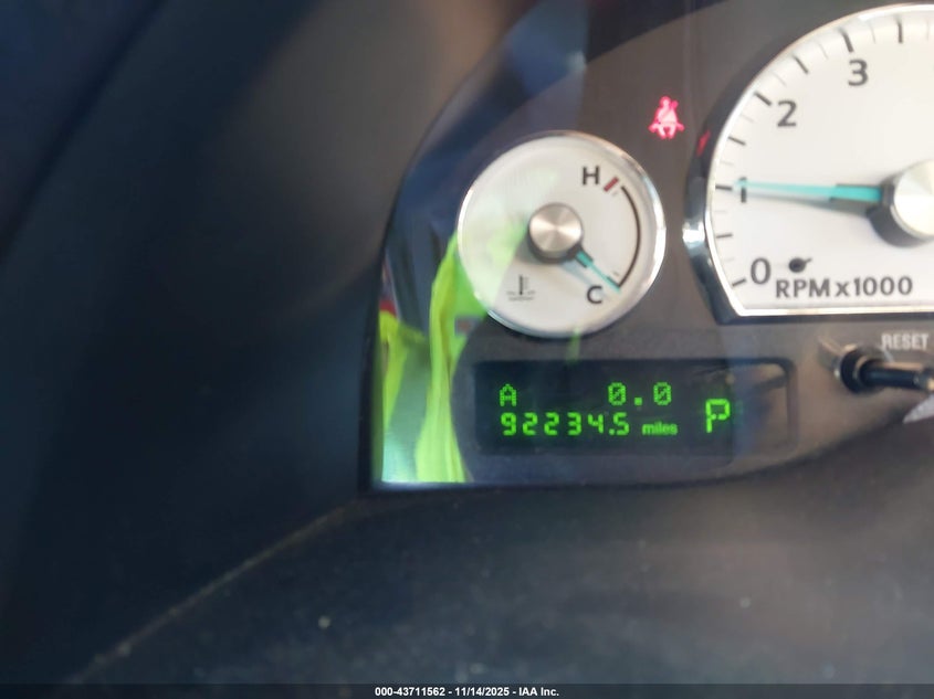 2005 Ford Thunderbird 50Th Anniversary VIN: 1FAHP60A05Y105887 Lot: 43711562