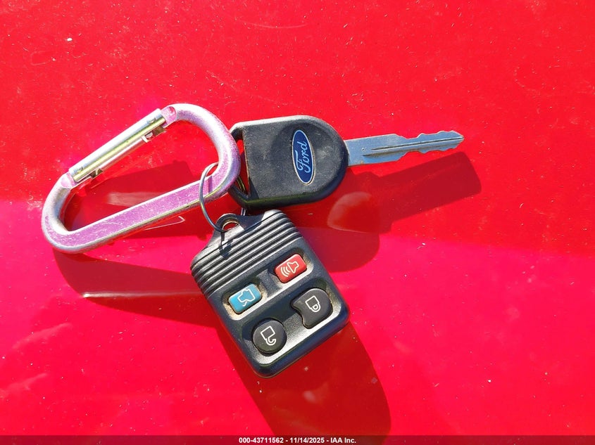 2005 Ford Thunderbird 50Th Anniversary VIN: 1FAHP60A05Y105887 Lot: 43711562