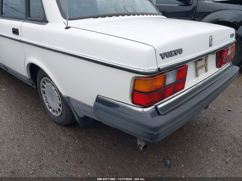 1993 Volvo 240 VIN: YV1AS8803P1485010 Lot: 43711565