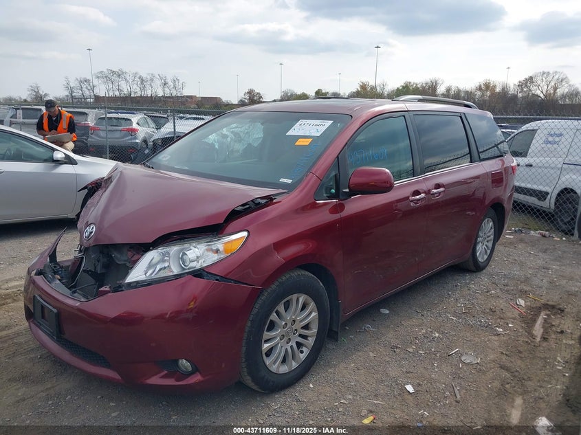 2017 Toyota Sienna Xle Premium 8 Passenger VIN: 5TDYZ3DCXHS850564 Lot: 43711609