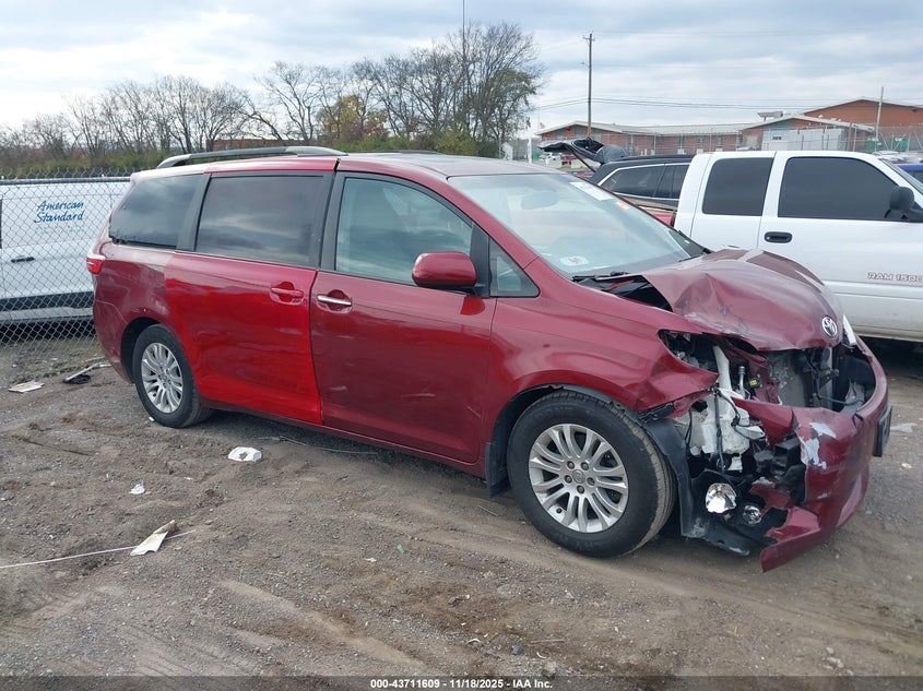 2017 Toyota Sienna Xle Premium 8 Passenger VIN: 5TDYZ3DCXHS850564 Lot: 43711609