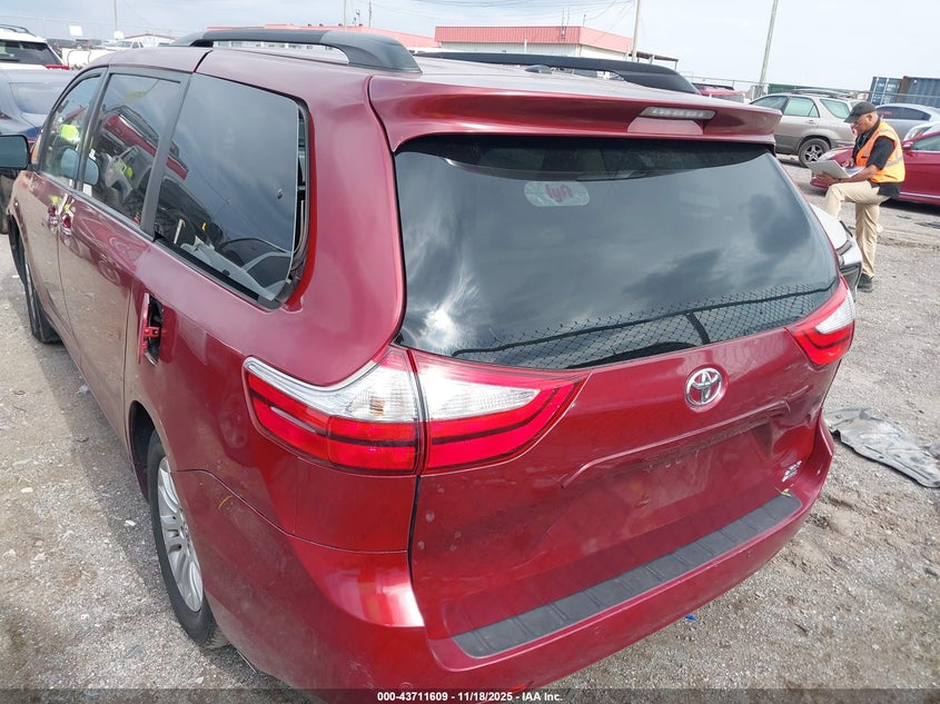 2017 Toyota Sienna Xle Premium 8 Passenger VIN: 5TDYZ3DCXHS850564 Lot: 43711609