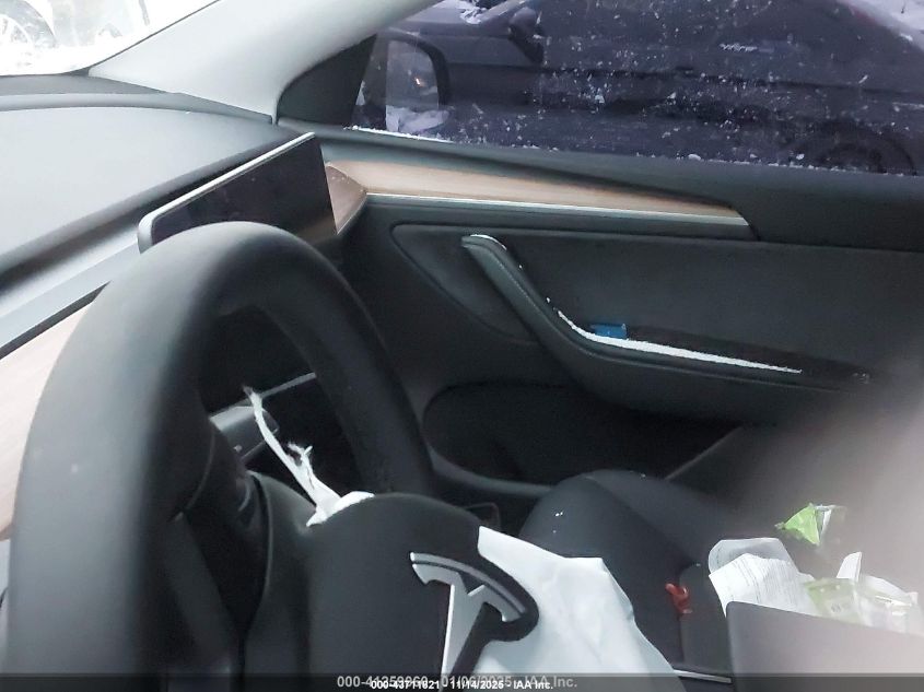 2025 Tesla Model Y Performance Dual Motor All-Wheel Drive VIN: 7SAYGDEF2SA338622 Lot: 43711821