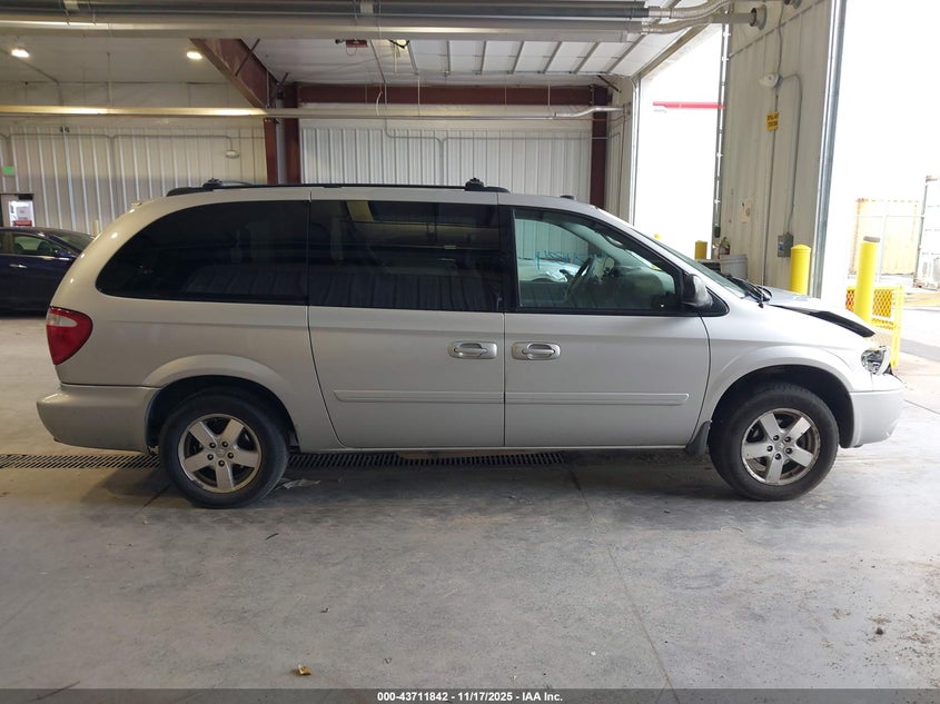 2005 Dodge Grand Caravan Sxt VIN: 2D4GP44L15R459026 Lot: 43711842