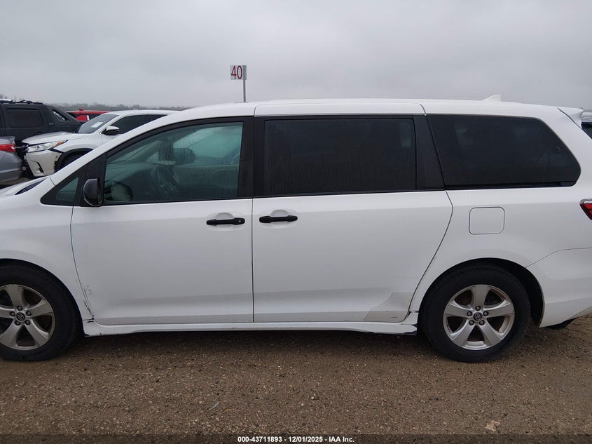 5TDZZ3DC2KS988501 2019 TOYOTA SIENNA photo no. 14