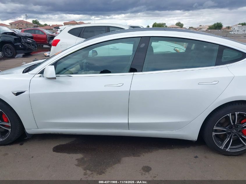 2019 Tesla Model 3 Long Range/Performance VIN: 5YJ3E1EB1KF486952 Lot: 43711905