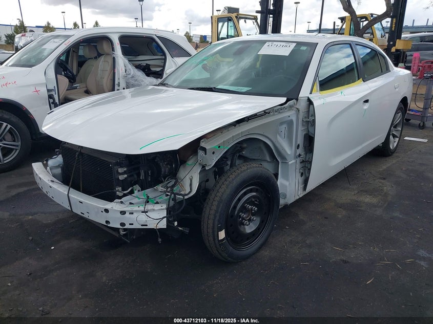 2C3CDXHGXGH235186 2016 DODGE CHARGER photo no. 2