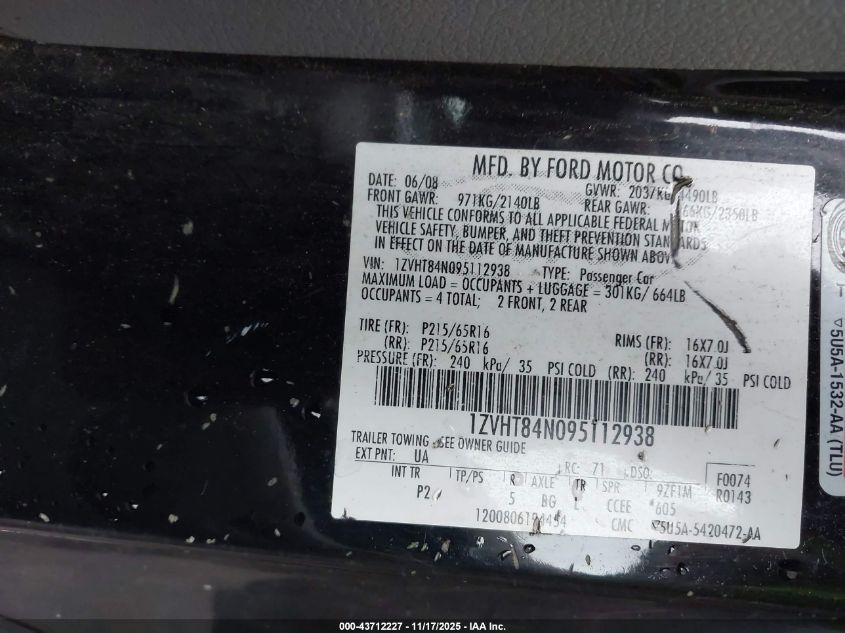 2009 Ford Mustang V6/V6 Premium VIN: 1ZVHT84N095112938 Lot: 43712227