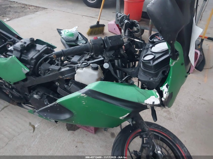 1999 Kawasaki Ex500 D VIN: JKAEXVD11XA048560 Lot: 43712459