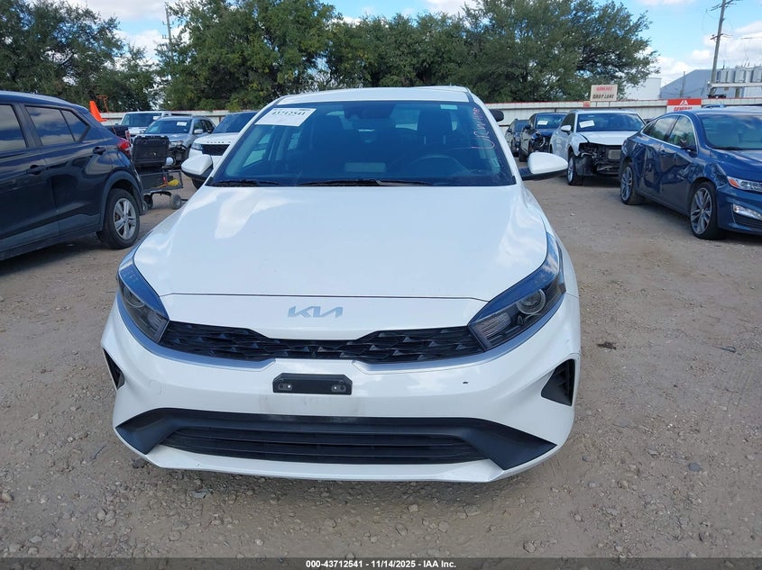 2024 Kia Forte Lxs VIN: 3KPF24AD6RE765764 Lot: 43712541