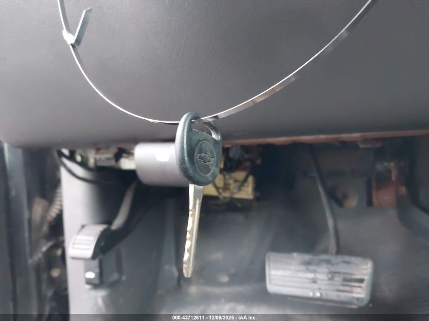 2005 Chevrolet Silverado 1500 Work Truck VIN: 2GCEC19T851277796 Lot: 43712611