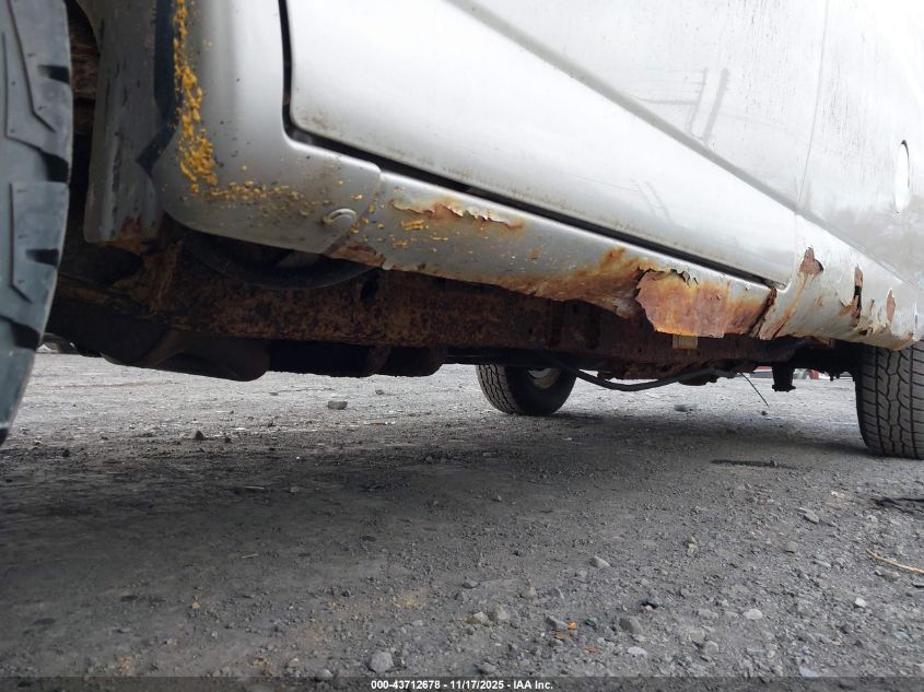 2006 Chevrolet Express Work Van VIN: 1GCFG15XX61152517 Lot: 43712678