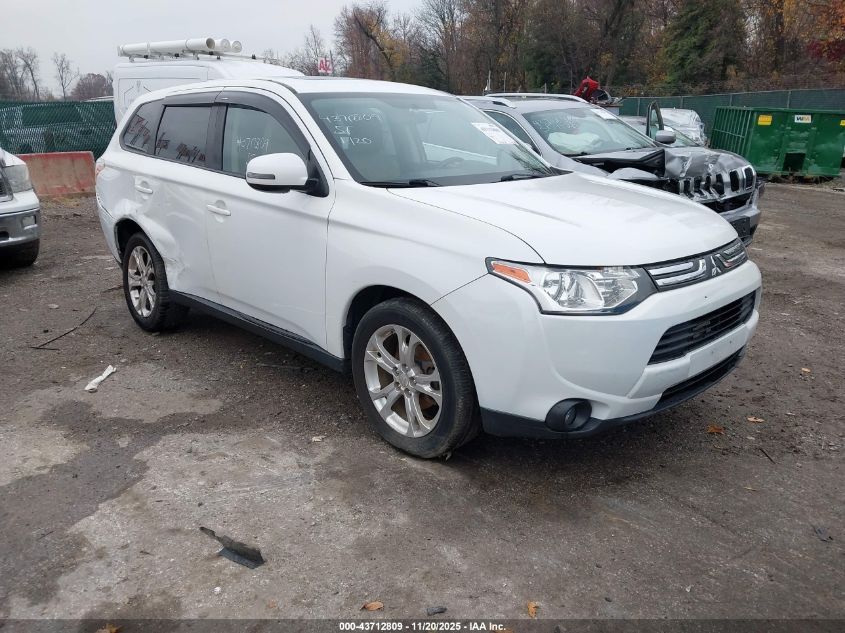 MITSUBISHI OUTLANDER SE