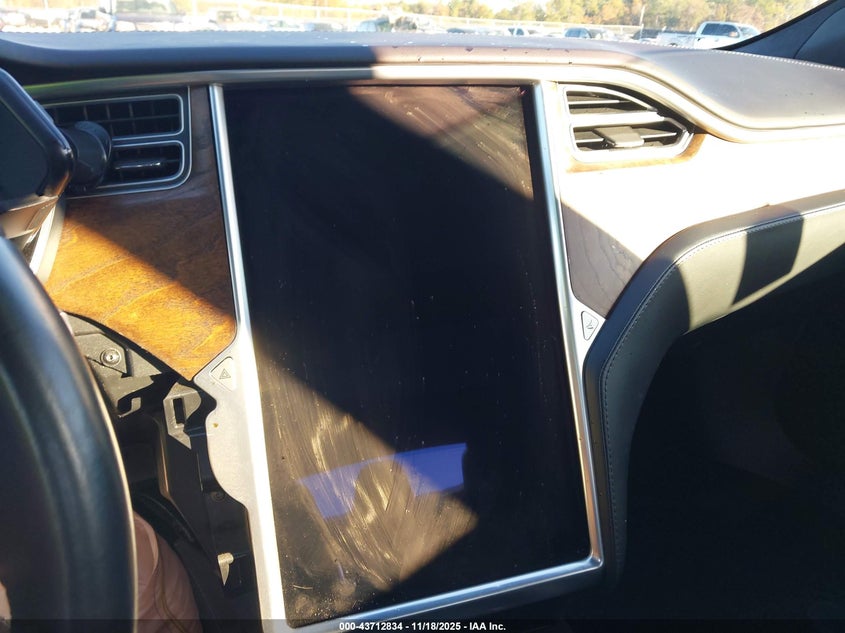 2016 Tesla Model S 60D/70D/75D/85D/90D VIN: 5YJSA1E29GF174893 Lot: 43712834