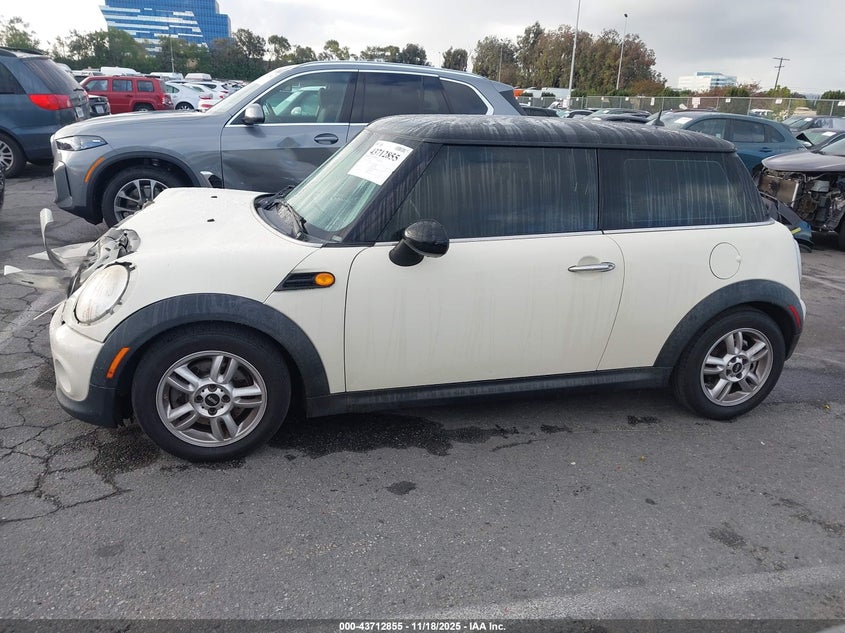 2013 Mini Hardtop Cooper VIN: WMWSU3C59DT692346 Lot: 43712855