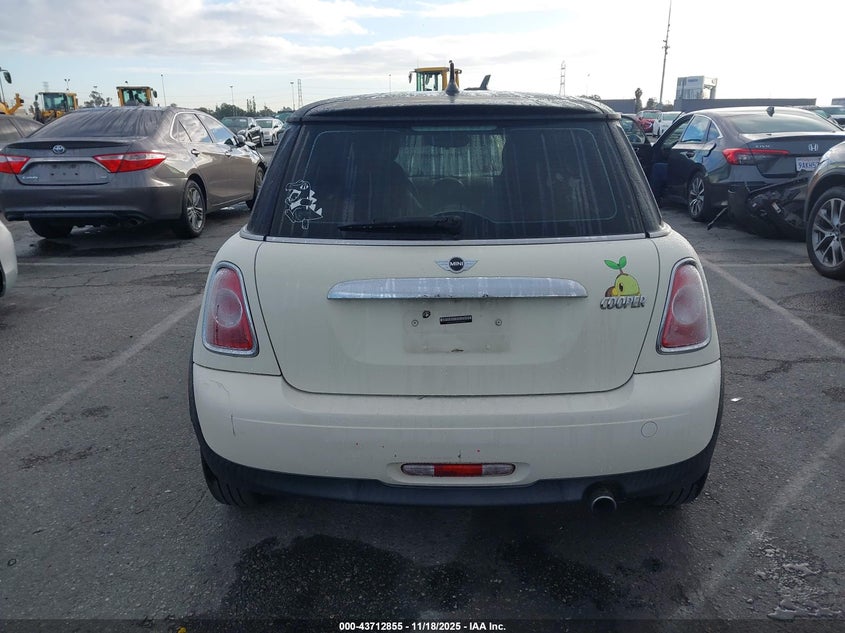 2013 Mini Hardtop Cooper VIN: WMWSU3C59DT692346 Lot: 43712855