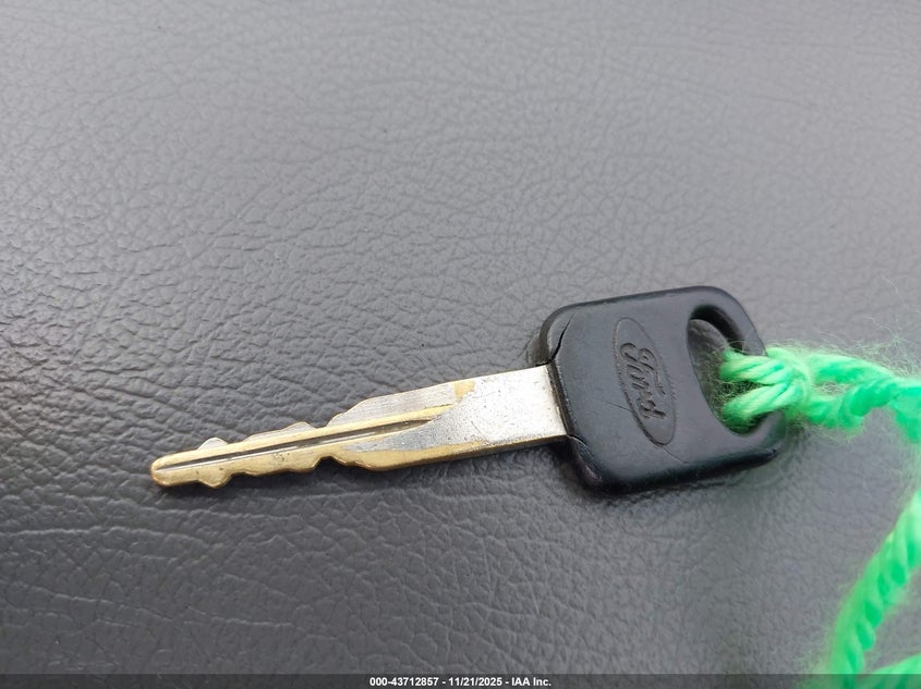 2001 Ford E-350 Super Duty Commercial/Recreational VIN: 1FTSS34L51HA02628 Lot: 43712857