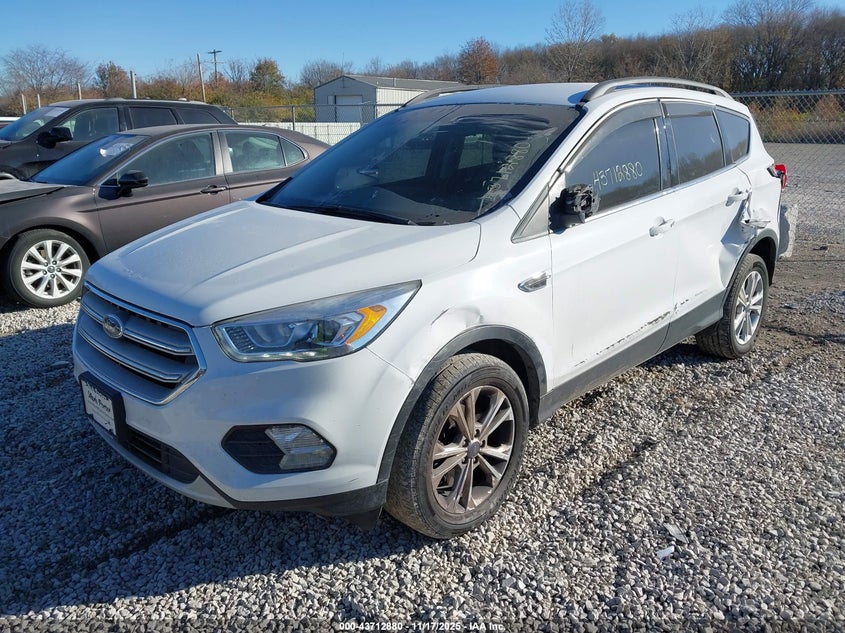 1FMCU9HD5KUB75784 2019 FORD ESCAPE photo no. 2