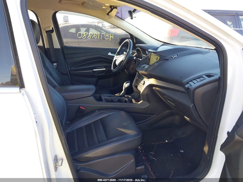 1FMCU9HD5KUB75784 2019 FORD ESCAPE photo no. 5