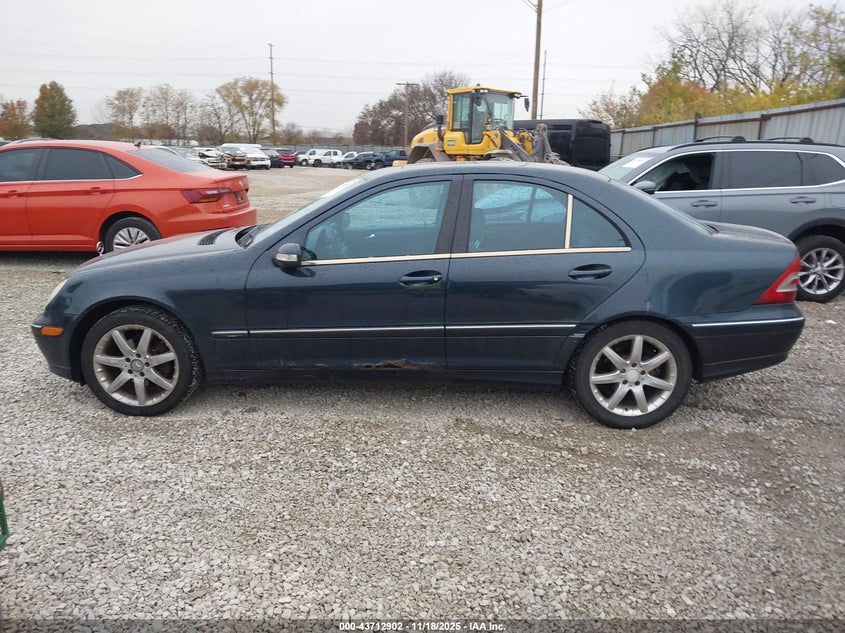 2004 Mercedes-Benz C 230 Kompressor Sport/Sport VIN: WDBRF40J04A547418 Lot: 43712902