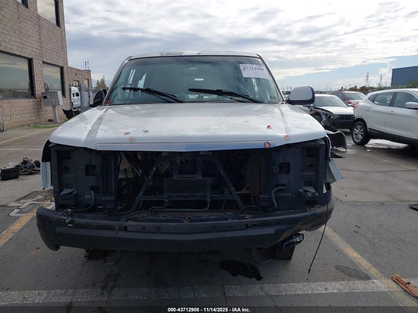 2002 Cadillac Escalade Standard VIN: 1GYEK63N42R109631 Lot: 43712908