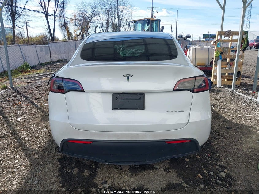 2023 Tesla Model Y Awd/Long Range Dual Motor All-Wheel Drive VIN: 7SAYGDEE7PF699670 Lot: 43712950