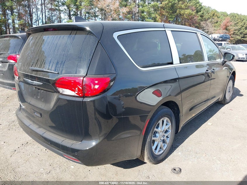 2C4RC1CG2TR185126 2026 CHRYSLER VOYAGER photo no. 4