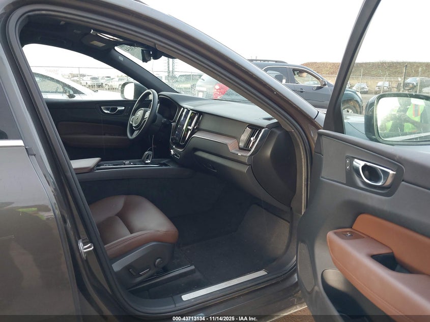 YV4L12RK6N1035585 2022 VOLVO XC60 photo no. 5