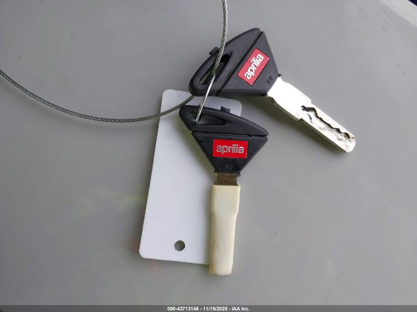 2021 Aprilia Rsv4 1100 Factory VIN: ZD4KYUB01MS000142 Lot: 43713146