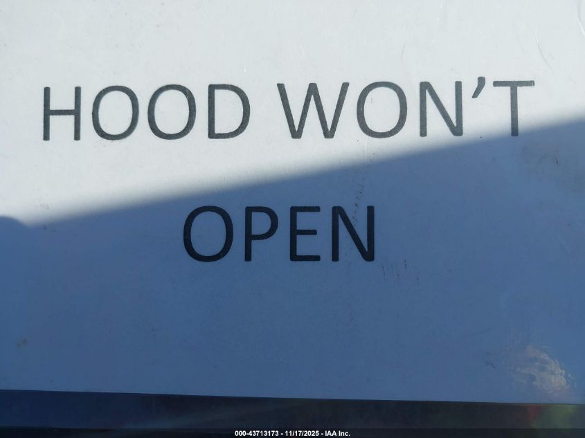 2005 Toyota Sequoia Limited V8 VIN: 5TDZT38A45S263478 Lot: 43713173