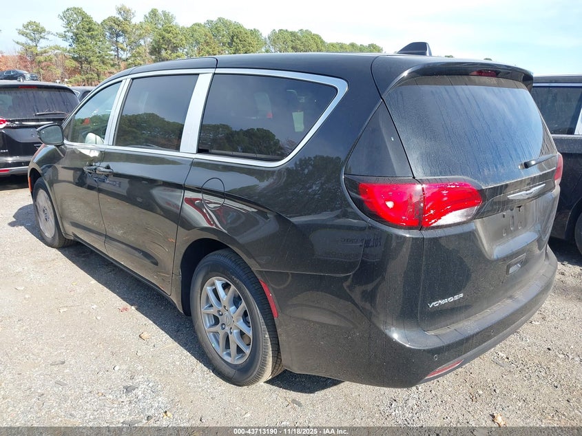 2C4RC1CG4TR192580 2026 CHRYSLER VOYAGER photo no. 3