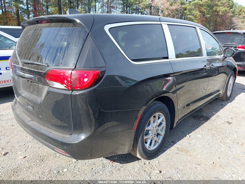 2C4RC1CG4TR192580 2026 CHRYSLER VOYAGER photo no. 4