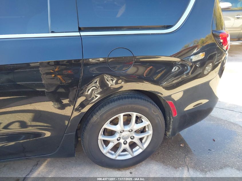 2020 Chrysler Pacifica Touring VIN: 2C4RC1FG9LR237444 Lot: 43713201