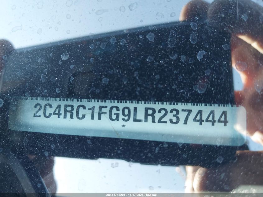 2020 Chrysler Pacifica Touring VIN: 2C4RC1FG9LR237444 Lot: 43713201