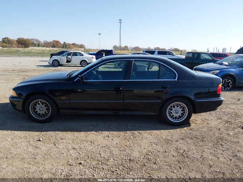 1999 BMW 528Ia VIN: WBADM6340XGU03921 Lot: 43713216