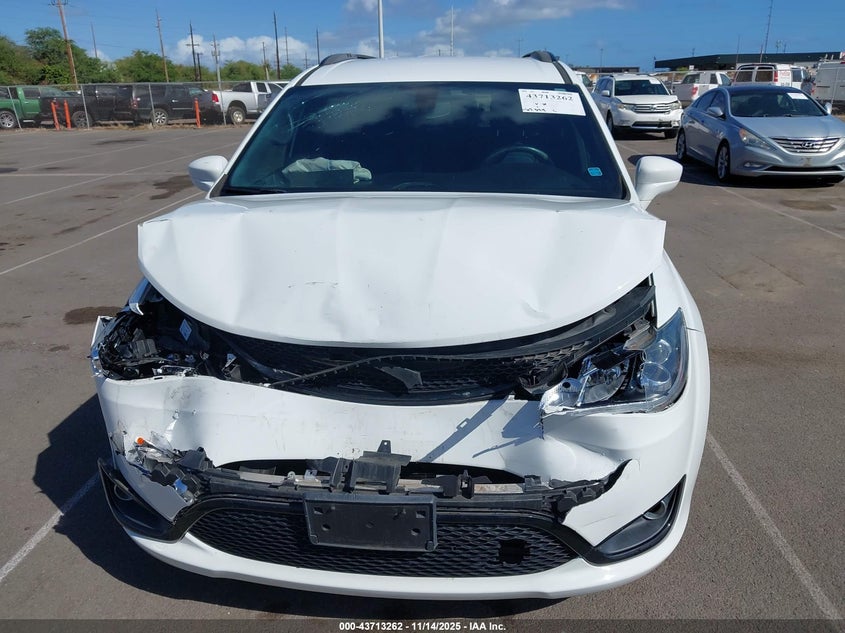 2020 Chrysler Pacifica Hybrid Touring L VIN: 2C4RC1L74LR258822 Lot: 43713262