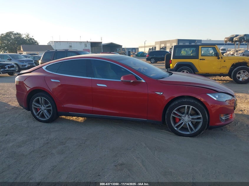 2015 Tesla Model S 85D/P85D VIN: 5YJSA1E42FF108430 Lot: 43713350