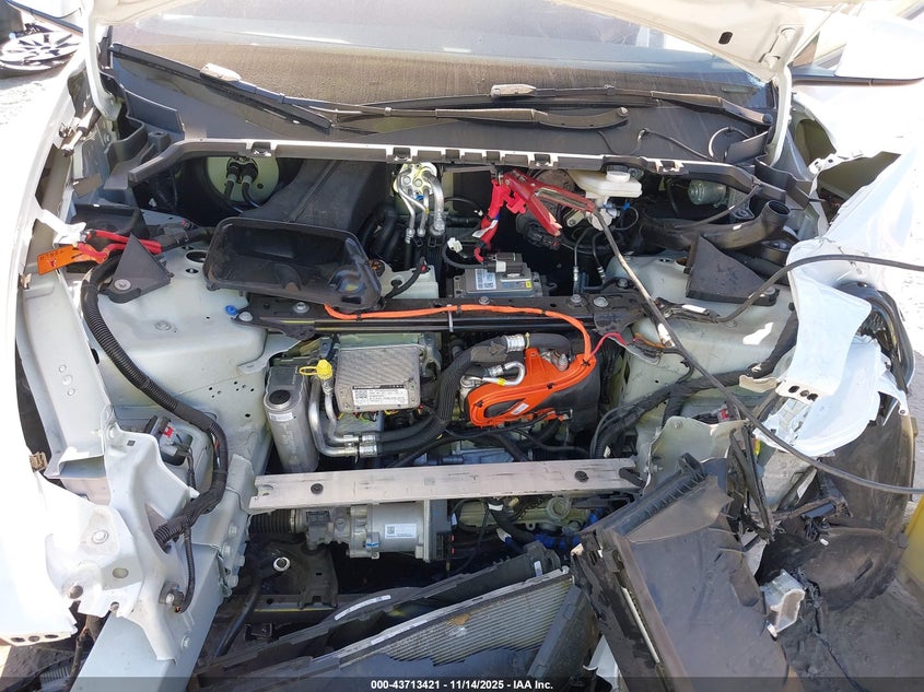 2025 Tesla Model Y Long Range Dual Motor All-Wheel Drive VIN: 7SAYGDEE4SA352948 Lot: 43713421