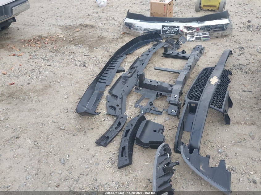 2025 Chevrolet Express Cargo Rwd 2500 Regular Wheelbase Wt VIN: 1GCWGAF76S1107812 Lot: 43713431