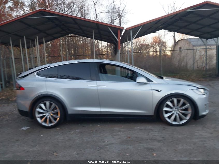 2017 Tesla Model X 100D/75D/90D VIN: 5YJXCDE20HF047713 Lot: 43713542