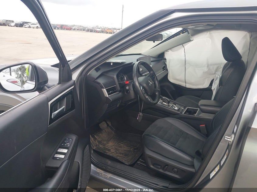 JA4J4VA86RZ013462 2024 MITSUBISHI OUTLANDER photo no. 5