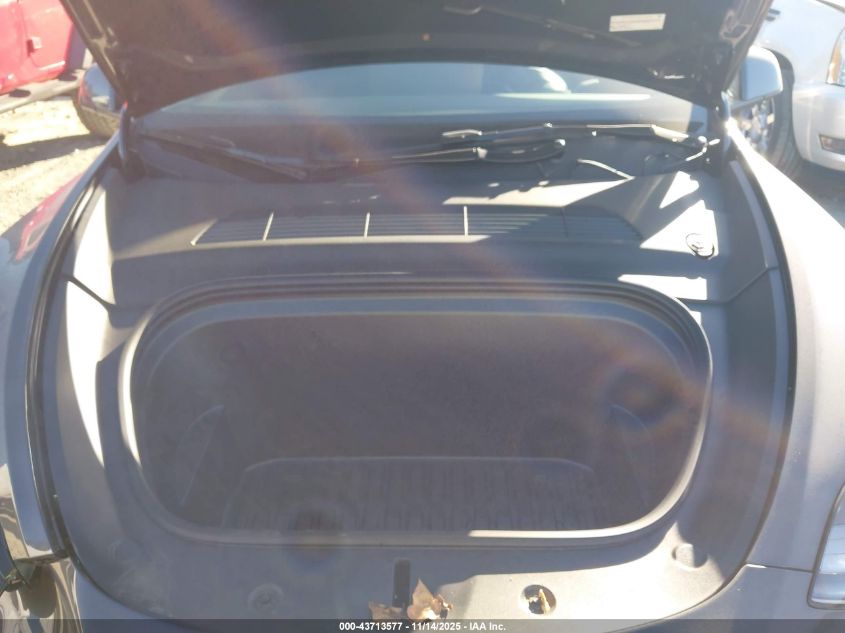 2025 Tesla Model Y Long Range Dual Motor Rear-Wheel Drive VIN: 7SAYGDED1SA365339 Lot: 43713577