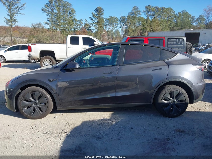2025 Tesla Model Y Long Range Dual Motor Rear-Wheel Drive VIN: 7SAYGDED1SA365339 Lot: 43713577