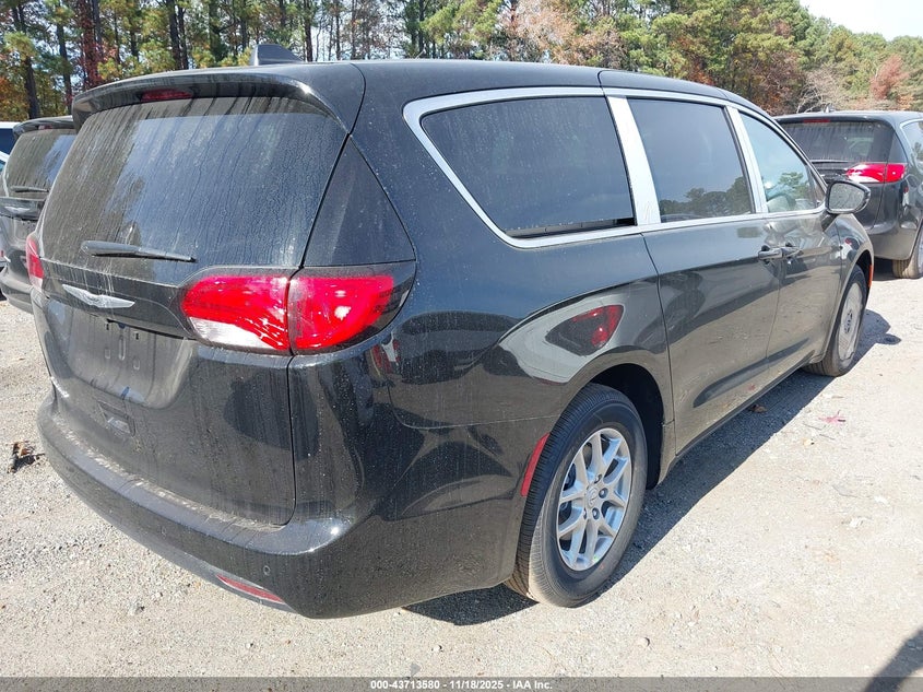 2C4RC1CG9TR195670 2026 CHRYSLER VOYAGER photo no. 4