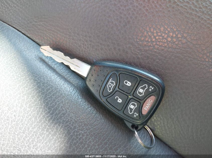 2006 Chrysler Town & Country Limited VIN: 2A4GP64L16R926711 Lot: 43713605