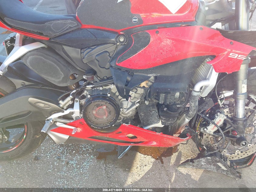 2016 Ducati Superbike 959 Panigale VIN: ZDM14B1W3GB003260 Lot: 43713609