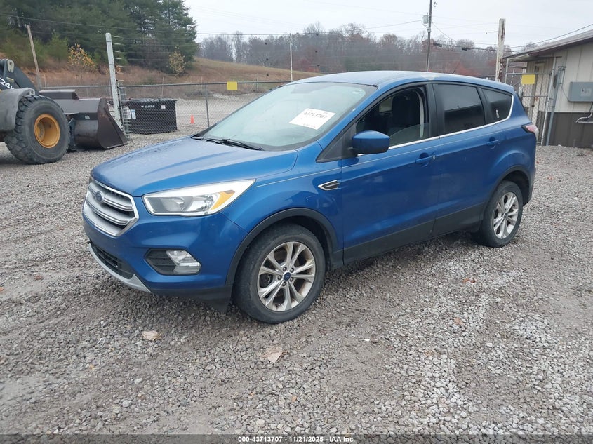 1FMCU9GD4HUC33006 2017 FORD ESCAPE photo no. 2